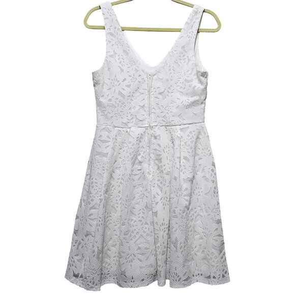 White Lace Sleeveless V-Neck Fit & Flare Dress Size 5 By Crystal Doll - Picture 2 of 12